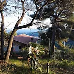 Detached House With Garden And Sea View Landhuis *