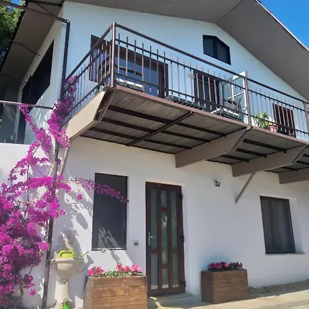 Detached House With Garden And Sea View منزل ريفي سانريمو