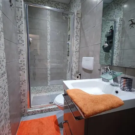 Detached House With Garden And Sea View منزل ريفي سانريمو