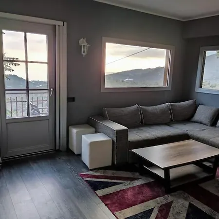منزل ريفي Detached House With Garden And Sea View