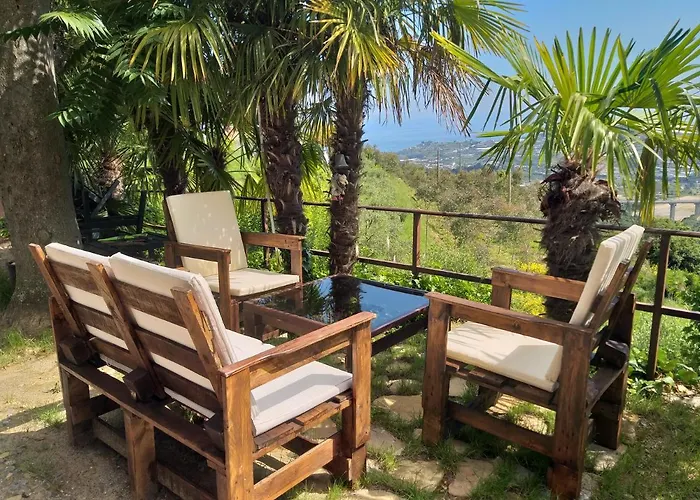 Hétvégi ház Detached House With Garden And Sea View