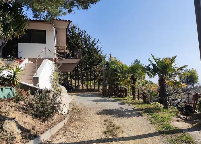 Detached House With Garden And Sea View Hétvégi ház