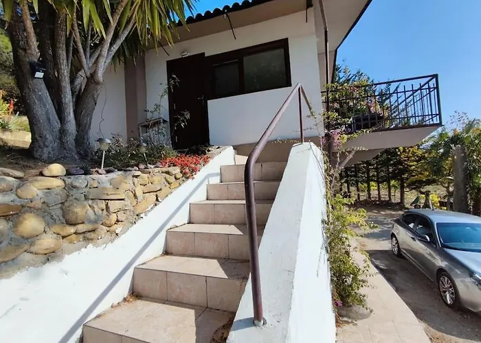 Detached House With Garden And Sea View Hétvégi ház San Remo